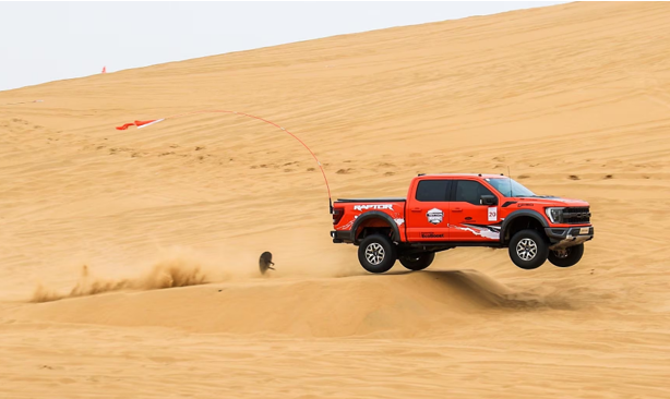 無(wú)懼復(fù)雜越野路況，全新一代福特F-150猛禽展現(xiàn)極致通過(guò)性、可靠性