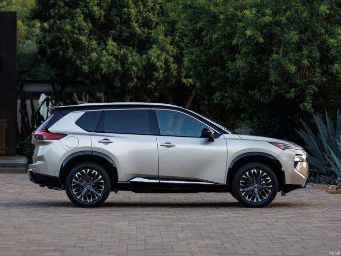 18081741af5105740e0147.jpg image003.jpg