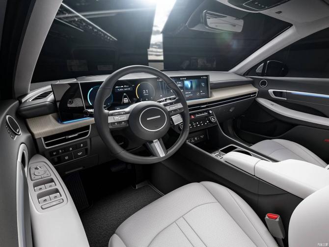 25083706e53c825cb68263.jpg image003.jpg