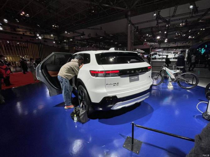 2608390951465366df1429.jpg image003.jpg