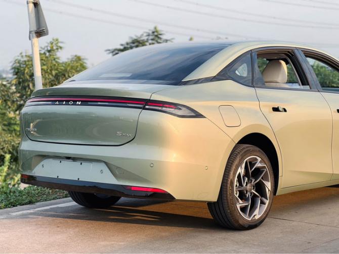 2015333990272894e45477.jpg image003.jpg