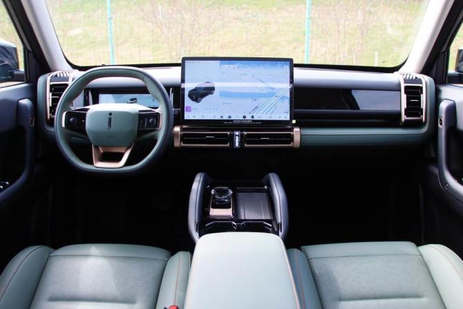 081800557d377f83458835.jpg image009.jpg