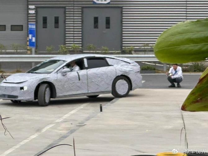 01094739a7d0999f884374.jpg image001.jpg