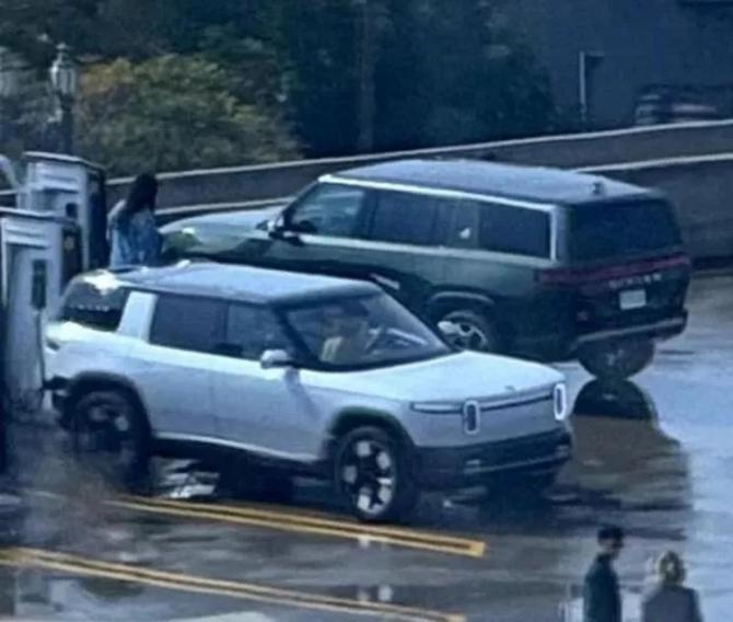 06084629e98373de5d3997.jpg image002.jpg