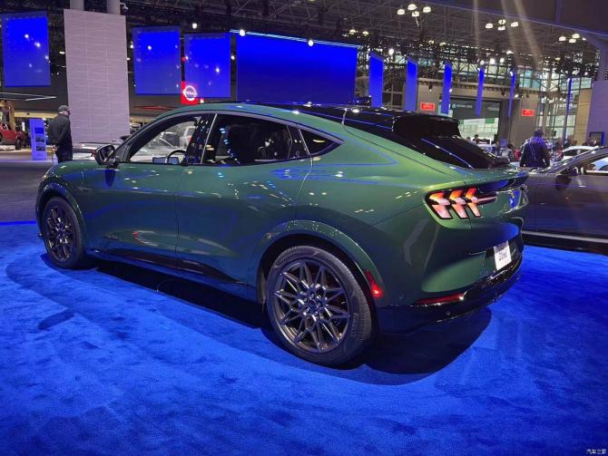 280847156ea20a8d238665.jpg image003.jpg