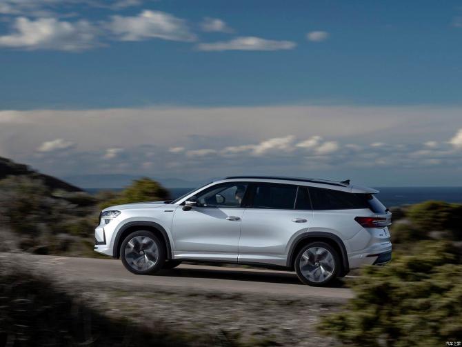 11082902f196ac650d8940.jpg image003.jpg