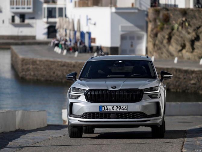 11082909e3e4fa1cc97549.jpg image001.jpg