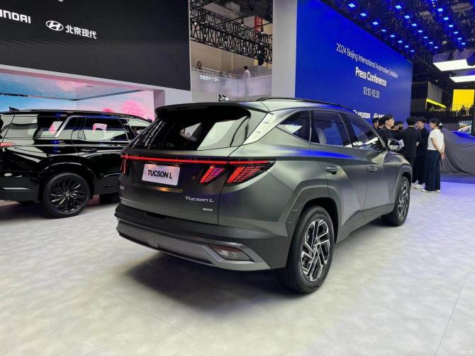 25093414d935b9da997610.jpg image004.jpg