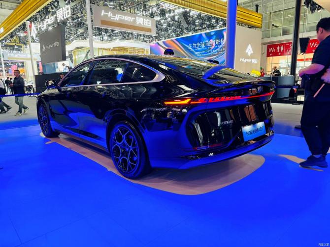 25093642a5a16169f36925.jpg image002.jpg