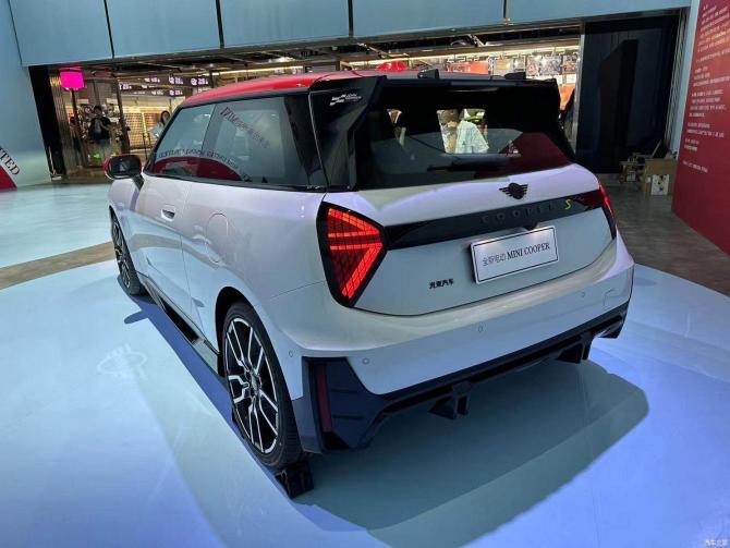 26082928a4708ff5f81295.jpg image007.jpg