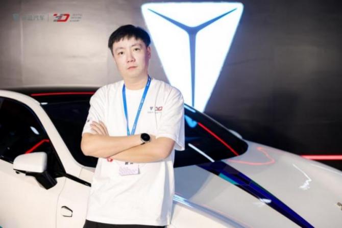 深藍(lán)駕駛學(xué)院巔峰對(duì)決圓滿(mǎn)收官，攜手車(chē)主開(kāi)啟駕趣新體驗(yàn)