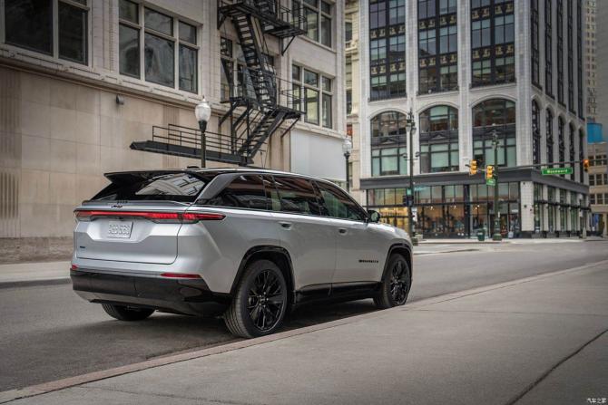 030828388599bf107a8148.jpg image003.jpg