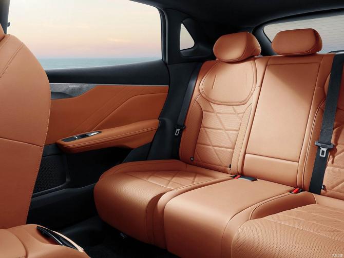 02083130eea86b51881709.jpg image004.jpg