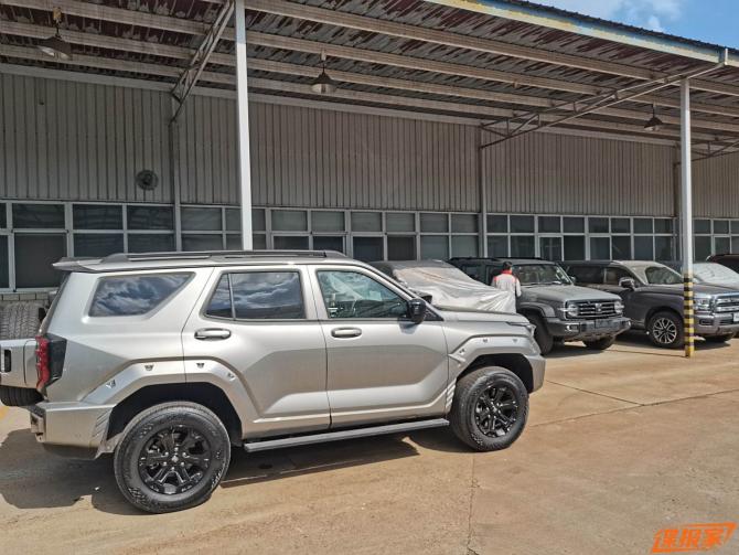 14092402a833bacf2b9554.jpg image002.jpg