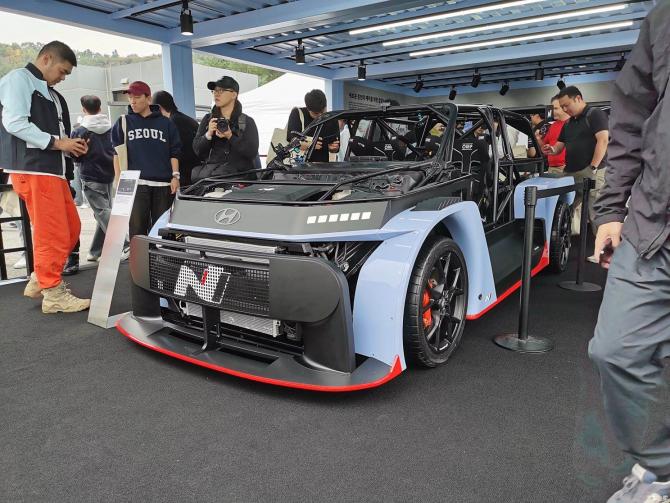 30083435d4a396265d3204.jpg image002.jpg