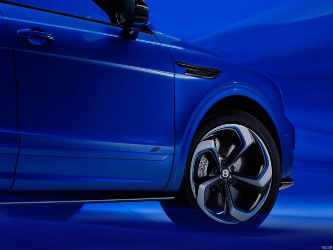 01075647347e7450cb7071.jpg image003.jpg