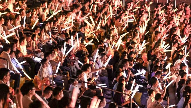 04082213c00171aa085152.jpg image002.jpg