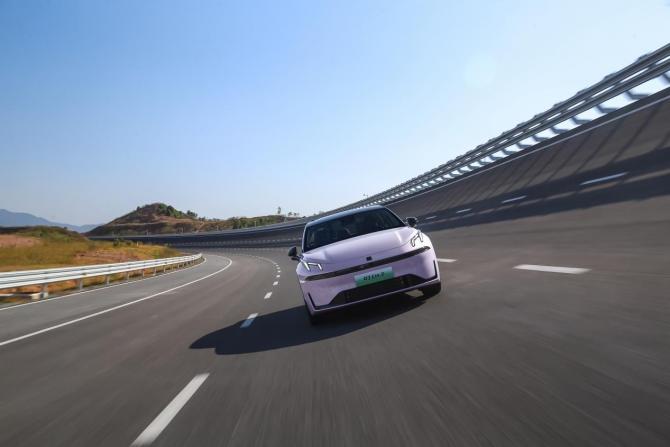 領(lǐng)克07 EM-P 饋電工況194碼高環(huán)連跑60分鐘，沒失速 能耗也不錯