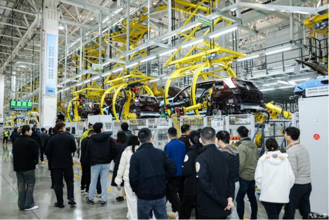 光岡M55 1st Edition將限量發(fā)售250臺(tái)1509.png