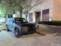 有望于上海車展首發(fā)亮相 仰望U8加長版諜照