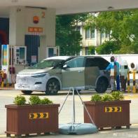 有望降低起售價 小鵬X9增程版最新諜照曝光