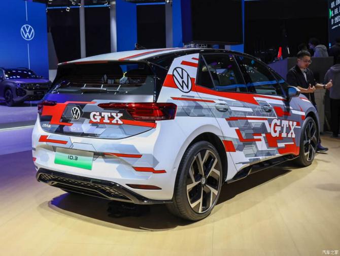 230915493d7269a9b21124.png 隨著2025上海車展開幕5200.png