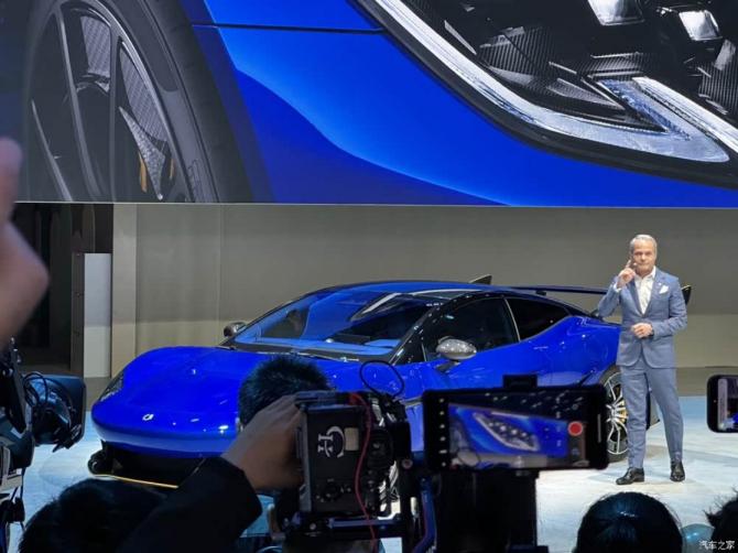 23111905ae937f1e958346.png 隨著2025上海車展開幕725.png