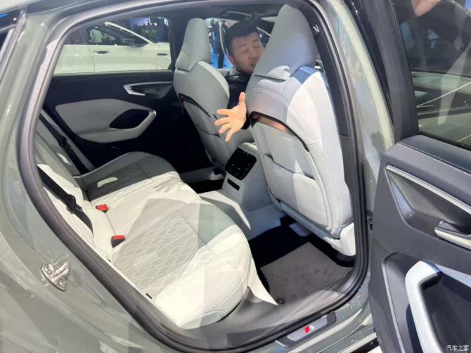 24084903ba3c4871535246.png 隨著2025上海車展開幕1732.png