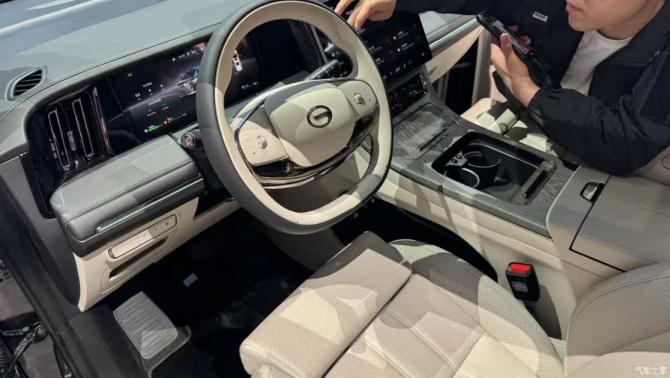 24090424730e2420e35110.png 隨著2025上海車展開幕1693.png