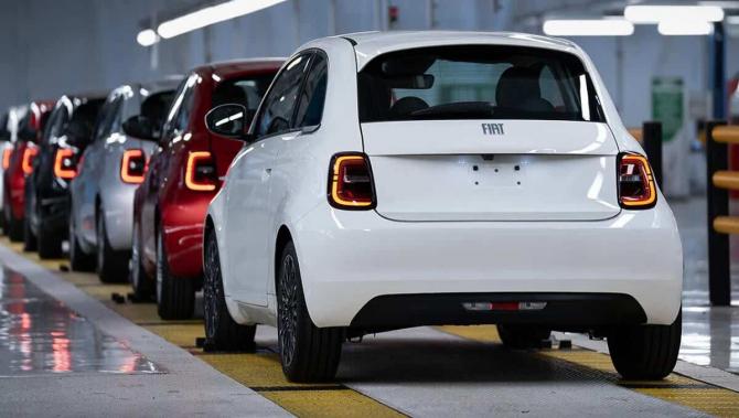 手動(dòng)變速箱/四季度投產(chǎn) 全新菲亞特500混動(dòng)版