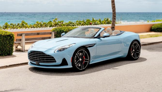 特殊車漆 阿斯頓·馬丁DB12 Volante棕櫚灘版