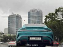 為了知己知彼 多輛小米SU7停在現(xiàn)代研究所