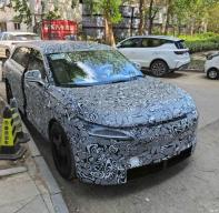 計劃11月發(fā)布 智界全新大型SUV諜照曝光