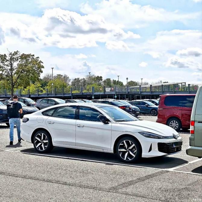 27180808b1e6b5e8ca7639.jpg image002.jpg