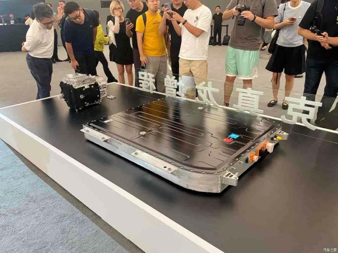 10213118c05824eaa59231.jpg image003.jpg