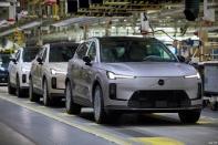 8月27日開(kāi)啟預(yù)售 沃爾沃XC70量產(chǎn)下線