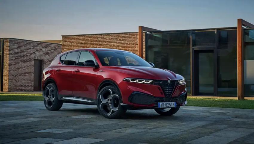 內(nèi)外細(xì)節(jié)提升 新款阿爾法·羅密歐Tonale托納利