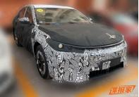 定位純電中型車 吉利銀河A7純電動版諜照曝光