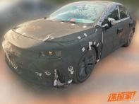 或名為精靈#6/插電混動 smart轎車諜照曝光