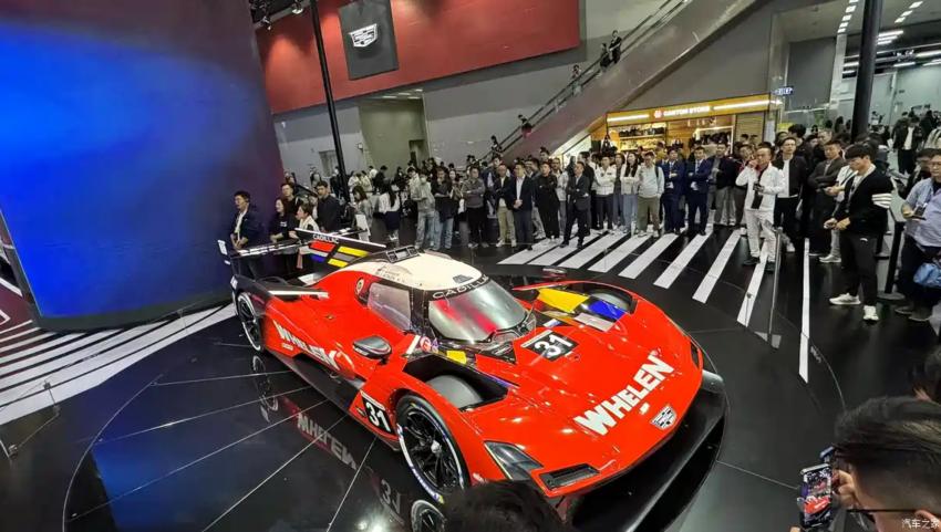 廣州車展：致敬冠軍輝煌 凱迪拉克V-Series.R賽車