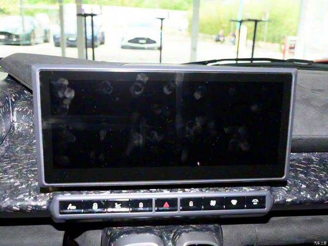 0108282886715283c08875.jpg image010.jpg