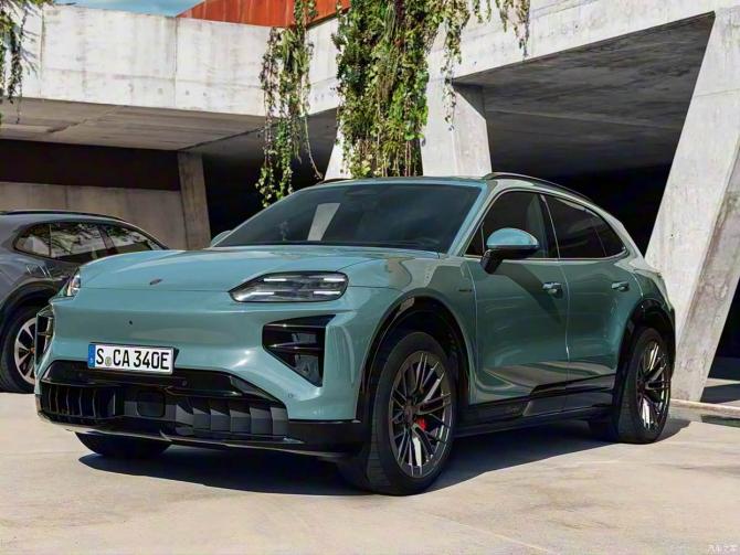 10082438561e61a20e9413.jpg image003.jpg